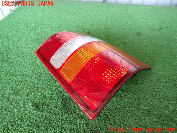 2UPJ-9234781530]エクスプローラー(1FMEU74)右テールランプ 中古_2