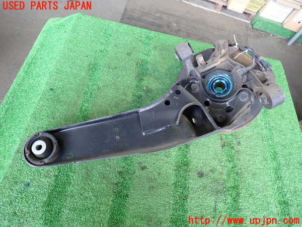 2UPJ-9234784300]エクスプローラー(1FMEU74)右リアナックルハブ 中古_2