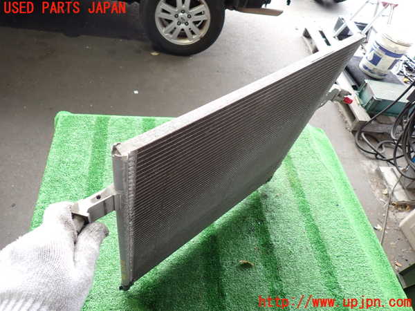 2UPJ-9234786031]エクスプローラー(1FMEU74)エアコンコンデンサー1 中古_2