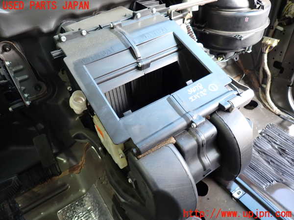 2UPJ-9234786081]エクスプローラー(1FMEU74)エバポレーター1 中古_2