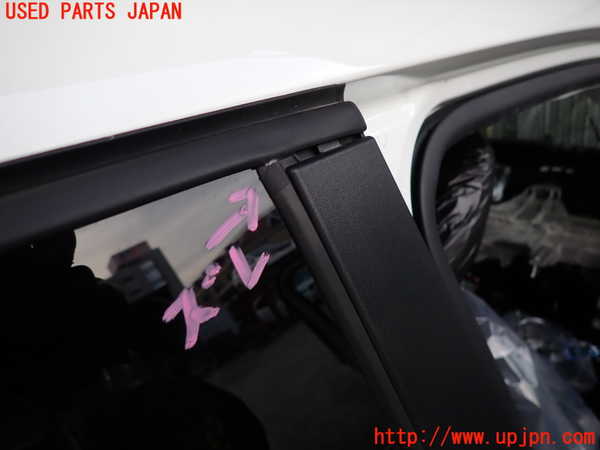 2UPJ-9234791290]ジープ・レネゲード(BV13PM)右後ドア 中古 SAINT-GOBAIN SEKURIT M5532 43R-011595_3