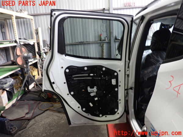 2UPJ-9234791320]ジープ・レネゲード(BV13PM)左後ドア 中古 SAINT-GOBAIN SEKURIT M5532 43R-011595_4