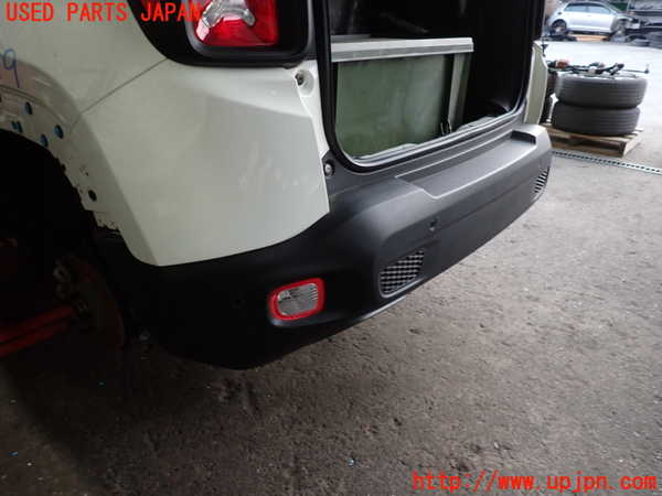 2UPJ-9234791610]ジープ・レネゲード(BV13PM)リアバンパー 中古_2