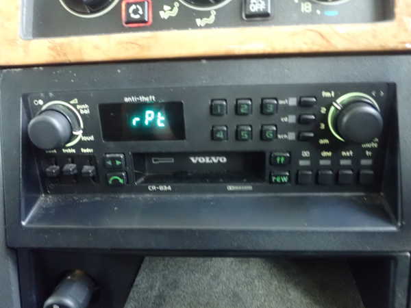 1UPJ-9234816475]ボルボ・940(9B230)テープデッキ ジャンク_4