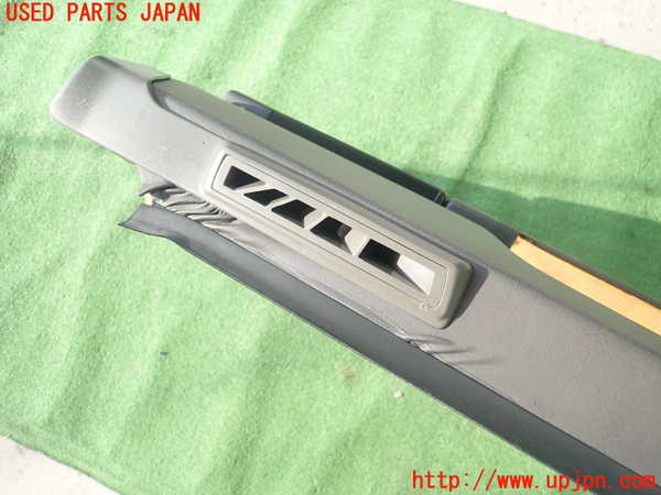 1UPJ-9234811264]ボルボ・940(9B230)左前ドア内張り 中古_3