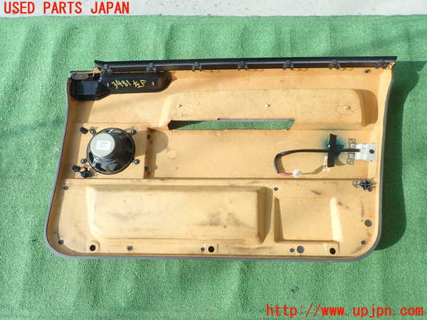 1UPJ-9234811264]ボルボ・940(9B230)左前ドア内張り 中古_5