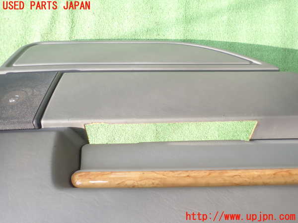 1UPJ-9234811324]ボルボ・940(9B230)左後ドア内張り 中古_2