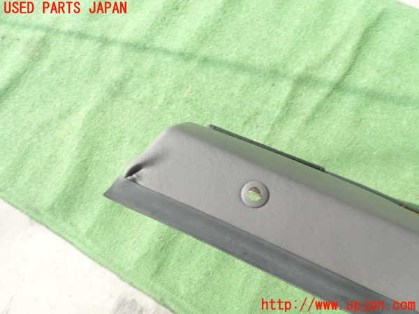 1UPJ-9234811324]ボルボ・940(9B230)左後ドア内張り 中古_3