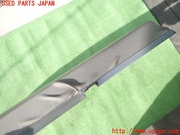 1UPJ-9234811324]ボルボ・940(9B230)左後ドア内張り 中古_4
