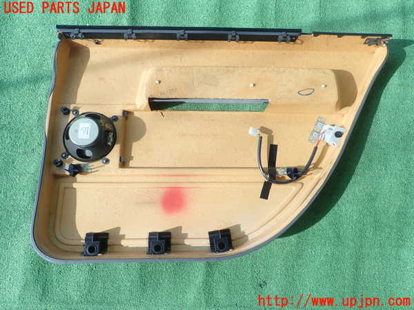 1UPJ-9234811324]ボルボ・940(9B230)左後ドア内張り 中古_5