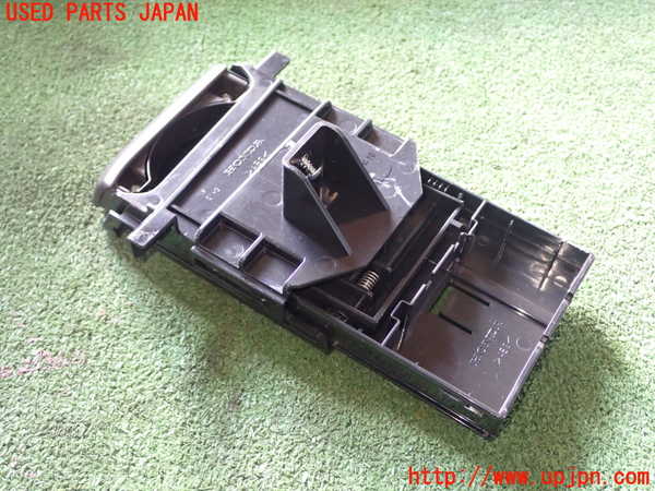 1UPJ-9234827810]フリード(FREED) ハイブリッド(GB7)ドリンクホルダー 中古_2