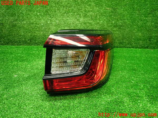 1UPJ-9234831530]インプレッサ(GU7)右テールランプ 中古_2