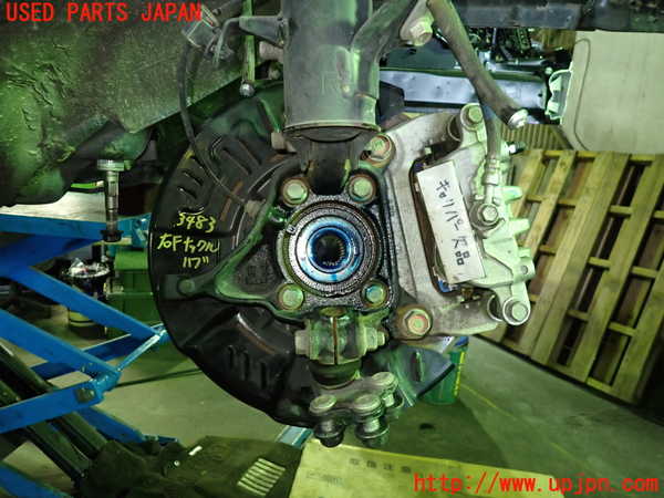 1UPJ-9234834290]インプレッサ(GU7)右フロントナックルハブ 中古_2
