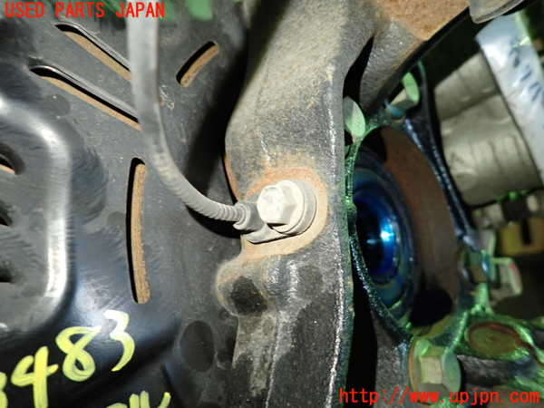 1UPJ-9234834290]インプレッサ(GU7)右フロントナックルハブ 中古_3