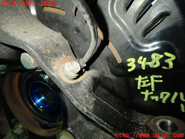 1UPJ-9234834295]インプレッサ(GU7)左フロントナックルハブ 中古_3