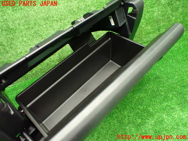 1UPJ-9234837516]インプレッサ(GU7)グローブボックス1 中古_4