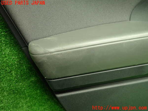1UPJ-9234831264]インプレッサ(GU7)左前ドア内張り 中古_3