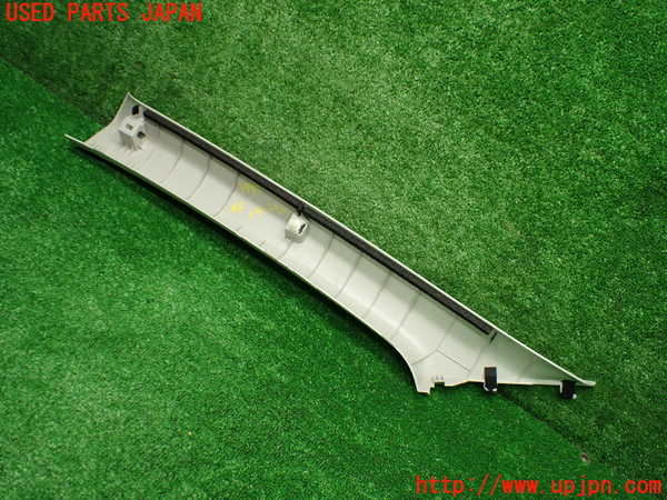 1UPJ-9234837655]インプレッサ(GU7)右フロントピラートリム 中古_4