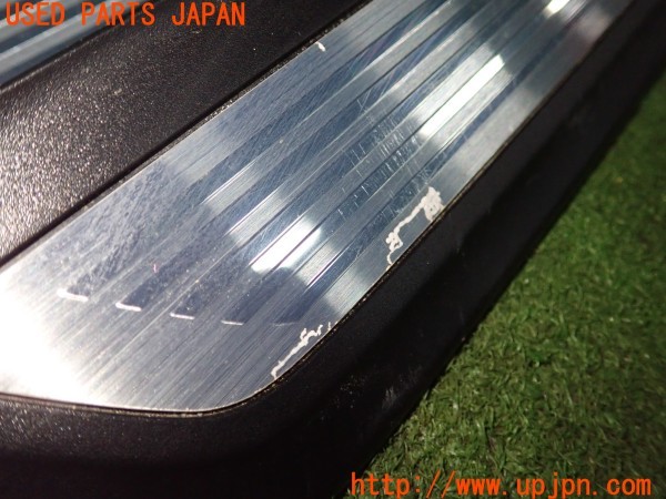 3UPJ=9234840616]BMW X3(WX35 F25)純正 スカッフプレート 中古_2