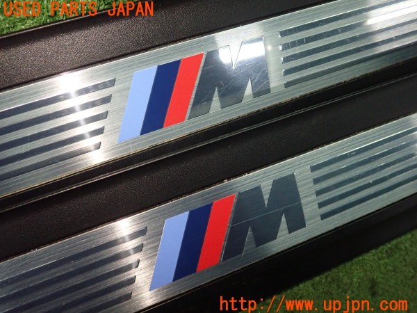 3UPJ=9234840616]BMW X3(WX35 F25)純正 スカッフプレート 中古_4