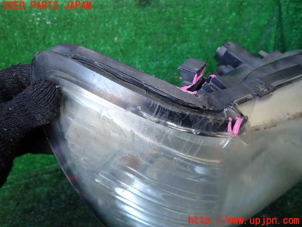 1UPJ-9234851130]ランクル100系(HDJ101K)右ヘッドライト ハロゲン ジャンク_2