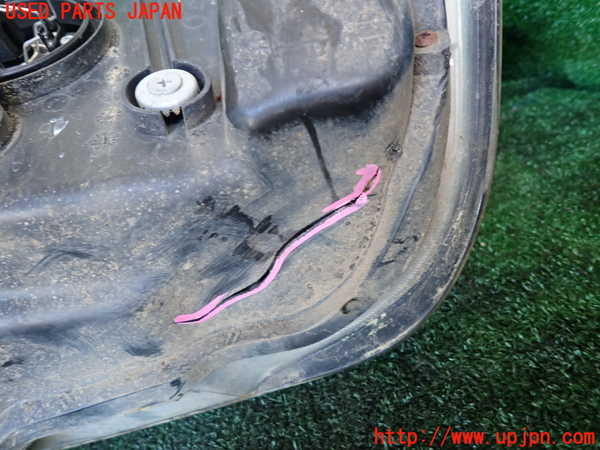 1UPJ-9234851130]ランクル100系(HDJ101K)右ヘッドライト ハロゲン ジャンク_4