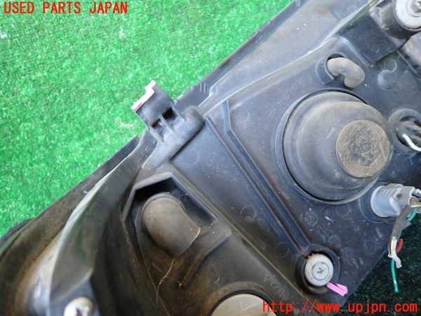 1UPJ-9234851132]ランクル100系(HDJ101K)左ヘッドライト ハロゲン 中古_4