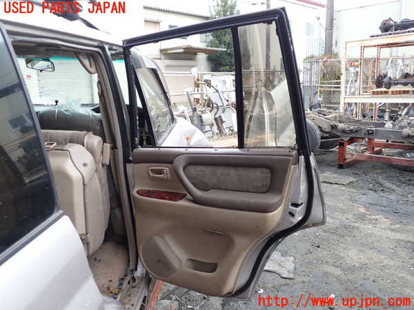 1UPJ-9234851290]ランクル100系(HDJ101K)右後ドア ジャンク_4