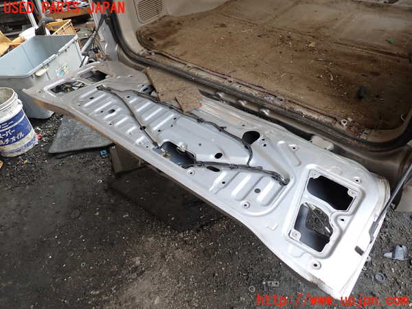 1UPJ-9234851500]ランクル100系(HDJ101K)トランク ジャンク_4