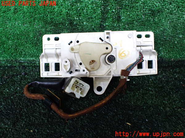 1UPJ-9234856311]ランクル100系(HDJ101K)スイッチ6 中古_2
