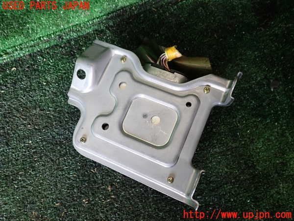 1UPJ-9234856145]ランクル100系(HDJ101K)エアバッグコンピューター 中古_3