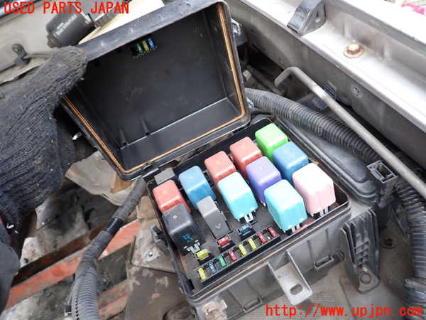 1UPJ-9234856741]ランクル100系(HDJ101K)ヒューズボックス1 中古_2
