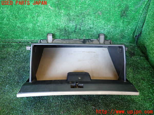 1UPJ-9234857516]ランクル100系(HDJ101K)グローブボックス1 中古_3