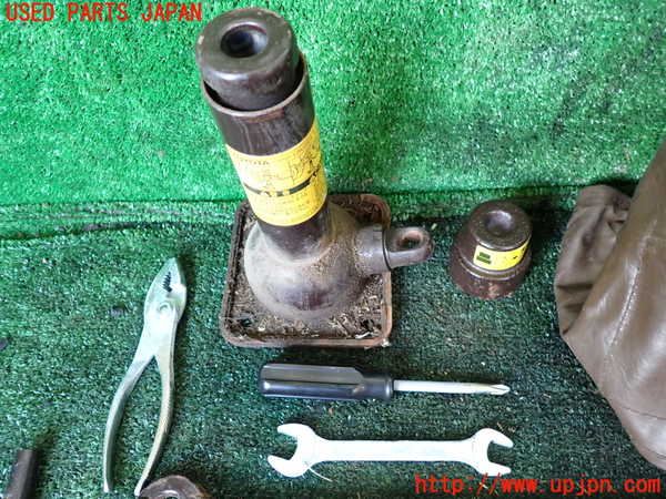 1UPJ-9234857805]ランクル100系(HDJ101K)車載工具 中古_2