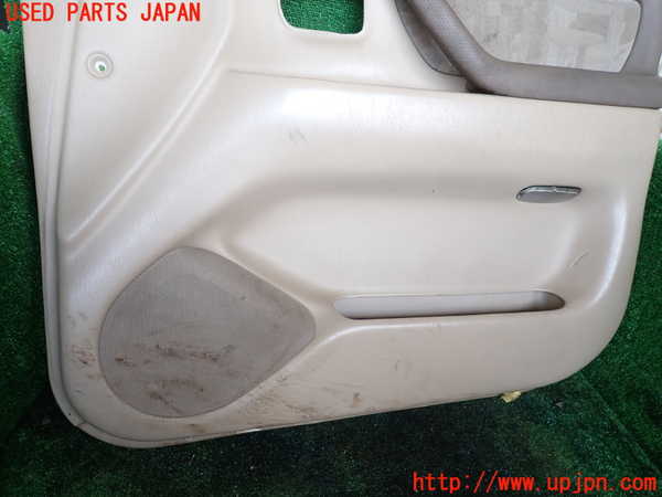 1UPJ-9234851234]ランクル100系(HDJ101K)右前ドア内張り 中古_3