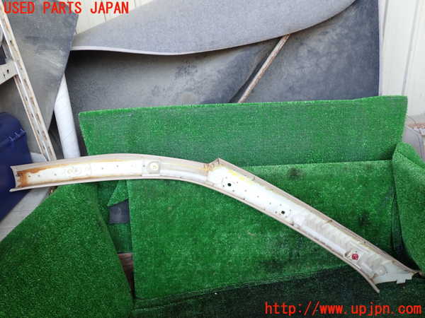 1UPJ-9234857655]ランクル100系(HDJ101K)右フロントピラートリム 中古_3