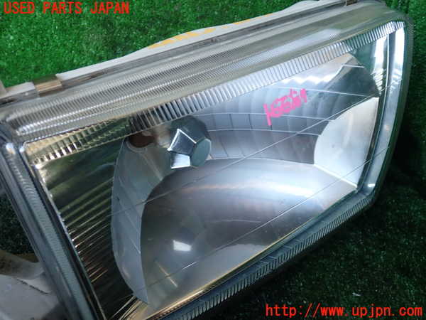 1UPJ-9234861130]ハイラックスサーフ(RZN185W)右ヘッドライト ハロゲン 中古_2
