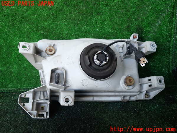 1UPJ-9234861130]ハイラックスサーフ(RZN185W)右ヘッドライト ハロゲン 中古_3