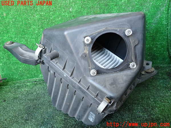 1UPJ-9234862560]ハイラックスサーフ(RZN185W)エアクリーナーボックス 中古_2
