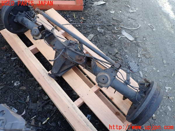 1UPJ-9234864400]ハイラックスサーフ(RZN185W)リアデフホーシング 中古_2