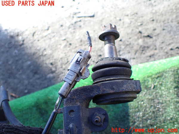 1UPJ-9234864295]ハイラックスサーフ(RZN185W)左フロントナックルハブ 中古_3