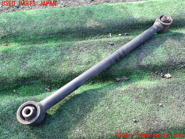 1UPJ-9234865226]ハイラックスサーフ(RZN185W)左リアロアアーム1 中古_2
