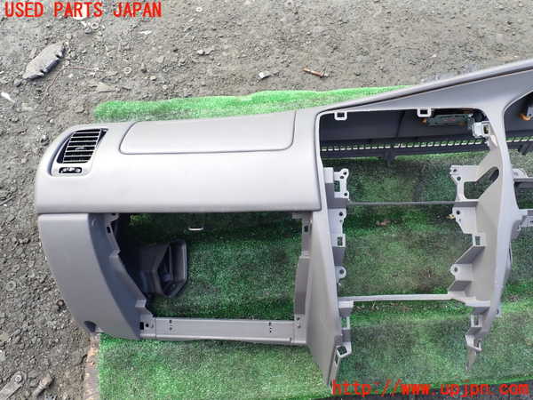 1UPJ-9234867505]ハイラックスサーフ(RZN185W)ダッシュボード 中古_3