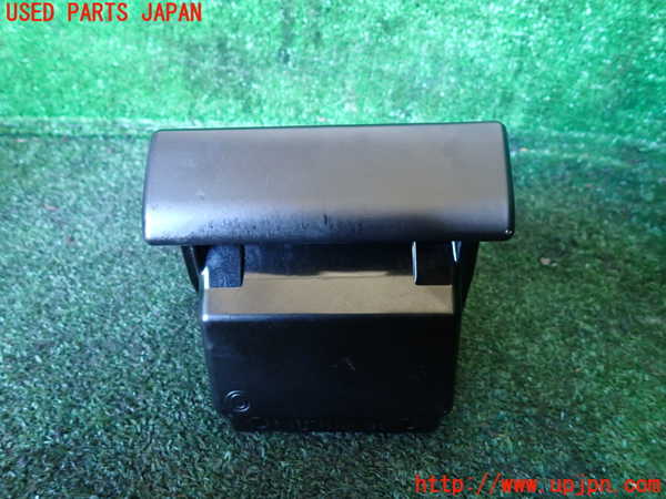 1UPJ-9234867821]ハイラックスサーフ(RZN185W)灰皿1 中古_2