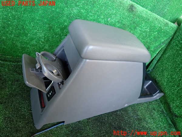 1UPJ-9234867540]ハイラックスサーフ(RZN185W)センターコンソール 中古_4