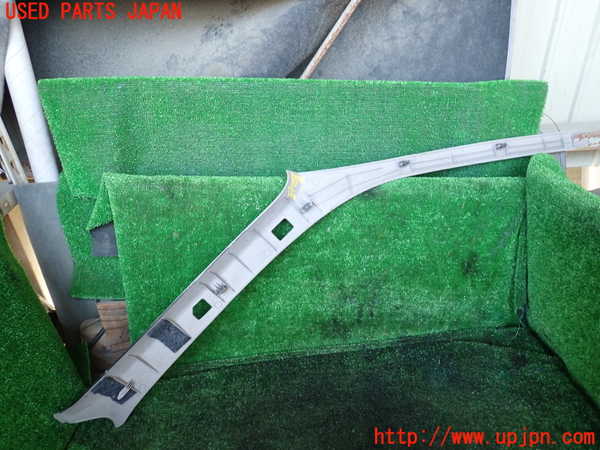 1UPJ-9234867660]ハイラックスサーフ(RZN185W)左フロントピラートリム 中古_3
