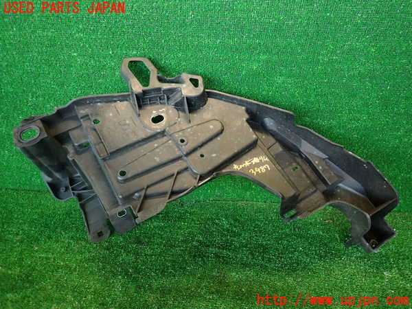 2UPJ-9234871142]ルノー・メガーヌ R.S.(ルノー・スポール)(DZF4R1)左ヘッドライトリム 中古_2