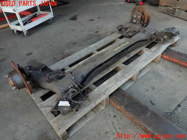 2UPJ-9234875380]ルノー・メガーヌ R.S.(ルノー・スポール)(DZF4R1)リアアクスルビーム 中古_2