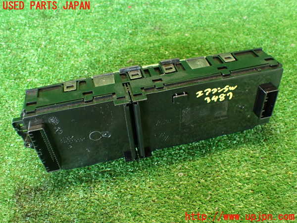 2UPJ-9234876066]ルノー・メガーヌ R.S.(ルノー・スポール)(DZF4R1)エアコンスイッチ1 中古_4