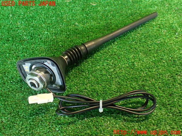 2UPJ-9234876550]ルノー・メガーヌ R.S.(ルノー・スポール)(DZF4R1)アンテナ 中古_2